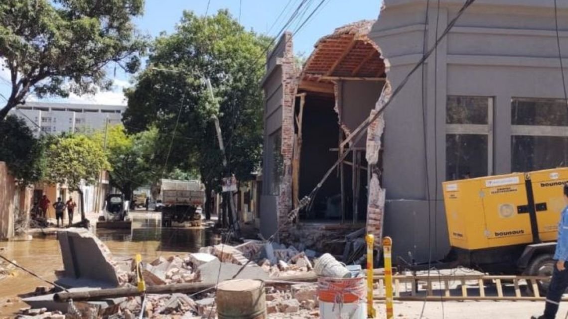 Córdoba: más de 40 barrios sin agua por la rotura de un caño de Aguas Cordobesas