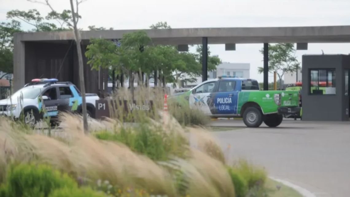 Cortaron el alambrado, entraron a una casa y ataron y golpearon a una pareja: violento robo en un country de Escobar