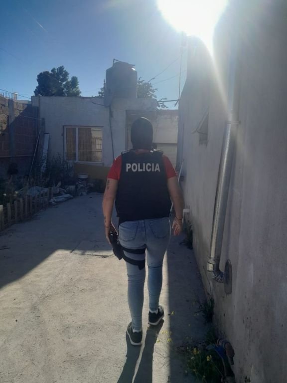 Desarticulan banda de ladrones en Comodoro Rivadavia: allanamientos y secuestro de vehículo