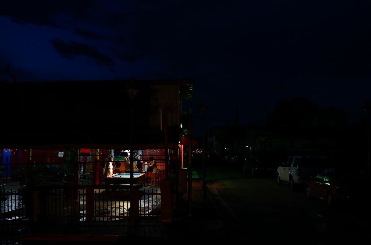 Despedir el año a oscuras: un apagón masivo deja a Puerto Rico sin luz en la Nochevieja