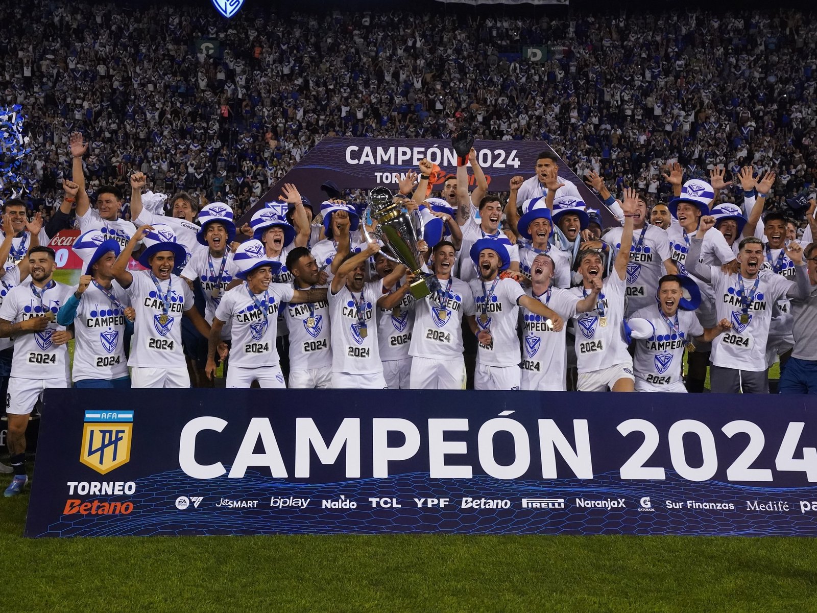 Después del caos, Vélez superó sus fantasmas, logró reinventarse y es el campeón de la Liga Profesional 2024