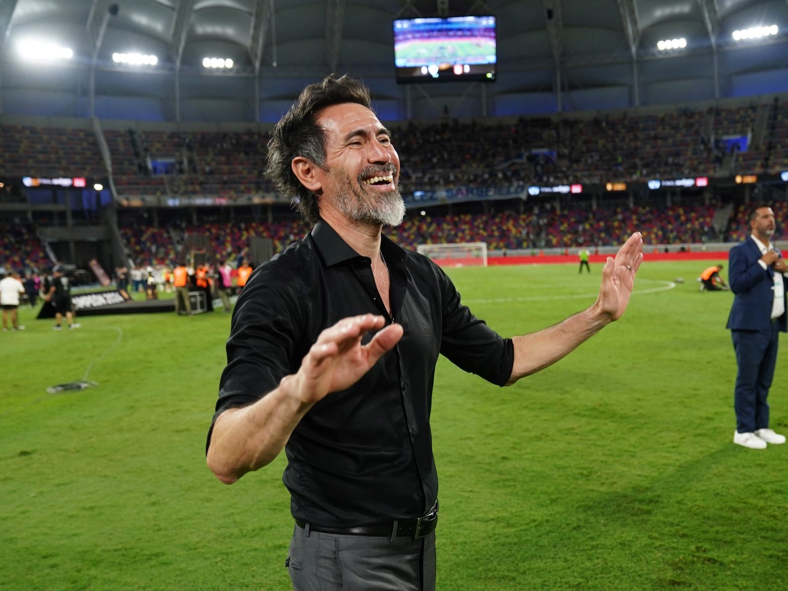 Eduardo Domínguez, el técnico que no tiene el celular de Dios (pero sí el de Bianchi) y parece seguir los pasos del Virrey