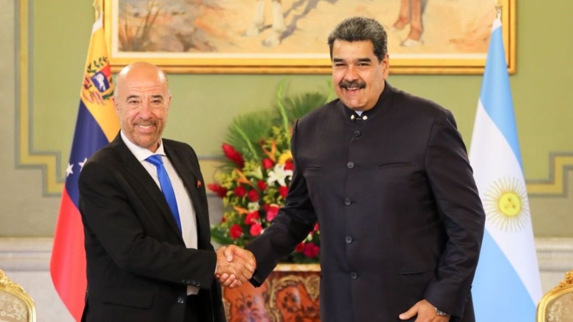 El Gobierno denunció por “traición a la patria” al exembajador argentino en Venezuela, Oscar Laborde