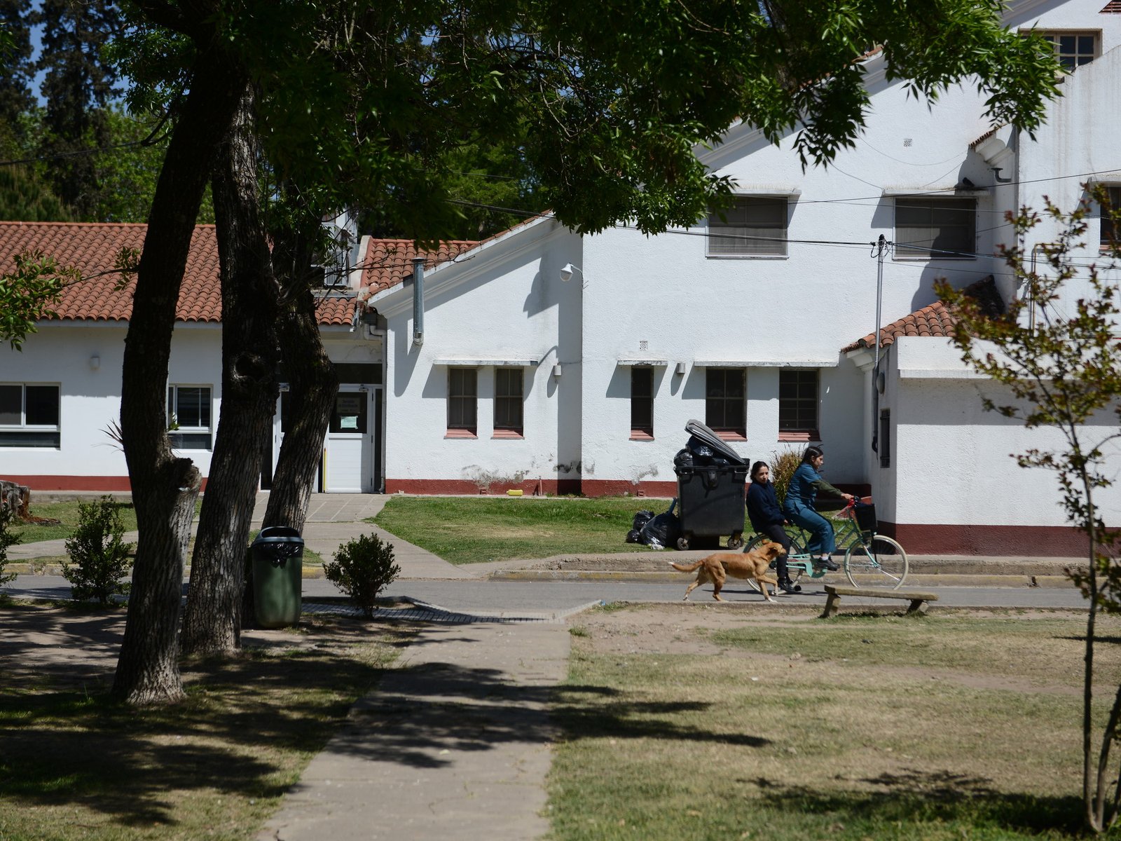 El director del último leprosario del país denunció por corrupción a su asociación de pacientes