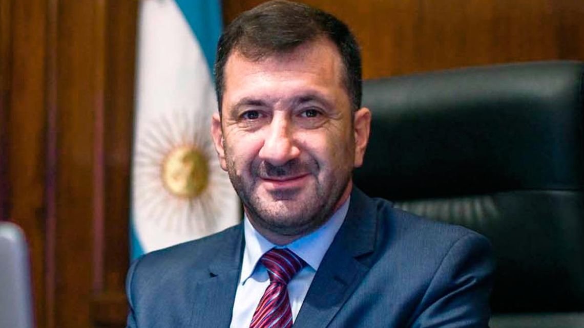 El exsenador Maya llamó a investigar posibles sobornos por la ley Bases