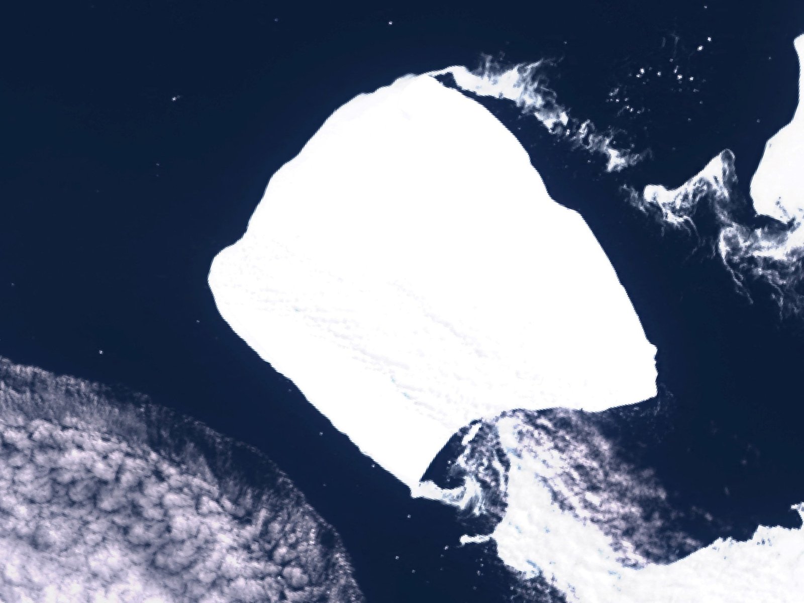 El iceberg más grande del mundo se desprendió de la Antártida y avanza a la deriva hacia el Atlántico Sur