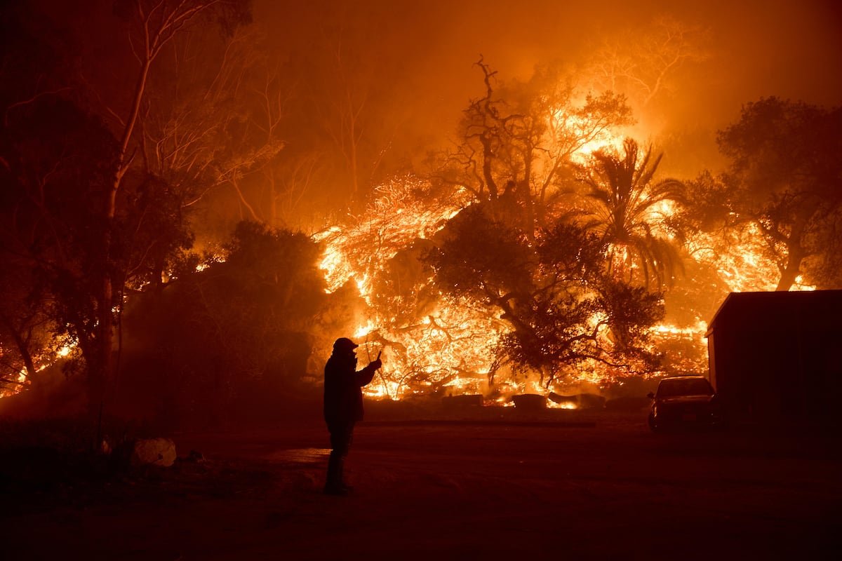 Franklin Fire in Malibu rages out of control, prompting evacuation of thousands | U.S.