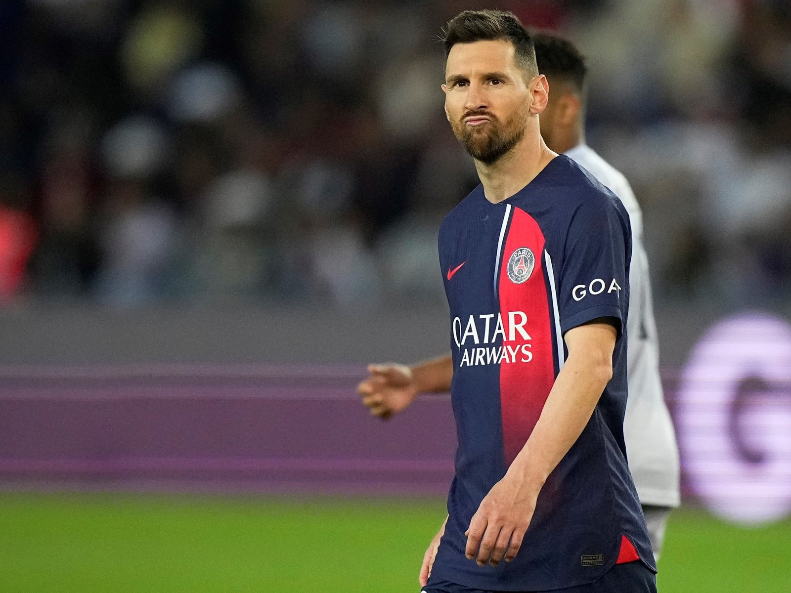 L’Equipe aprovechó para volver a pegarle a Messi en otra caricatura de su dibujante estrella