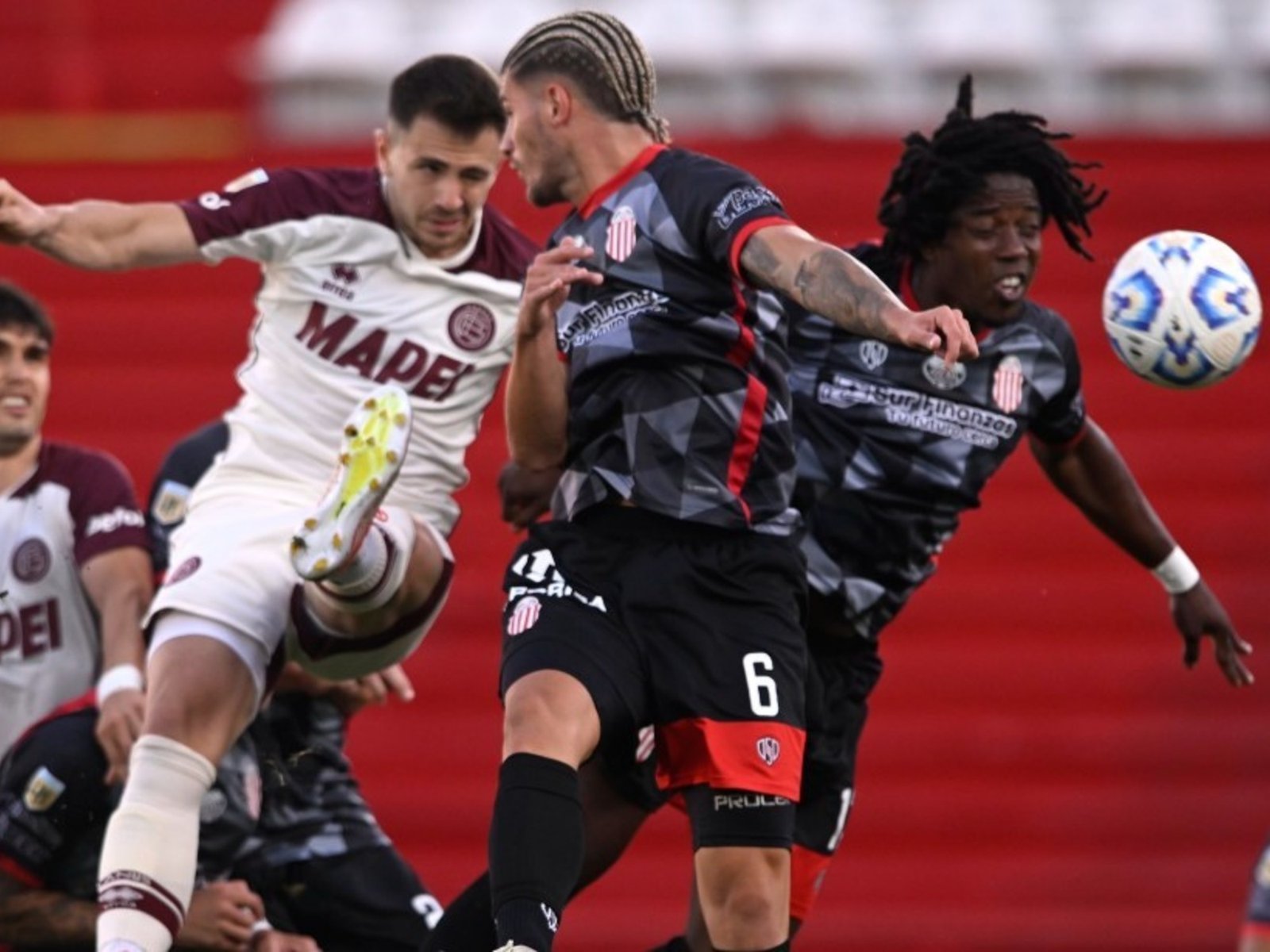 Lanús empató con Barracas Central y se clasificó a la Copa Sudamericana