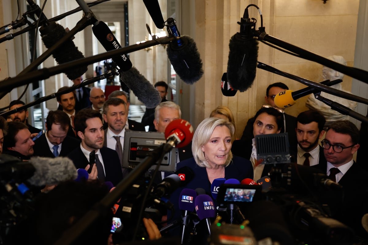 Le Pen anuncia que tumbará el Gobierno de Barnier al sumarse a la moción de censura de la izquierda | Internacional
