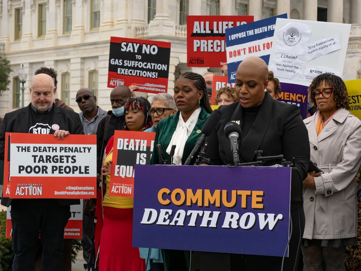 Los activistas contra la pena de muerte piden a Biden que amplíe su clemencia antes de que Trump cumpla su promesa de ejecutar “con vigor“ | Internacional