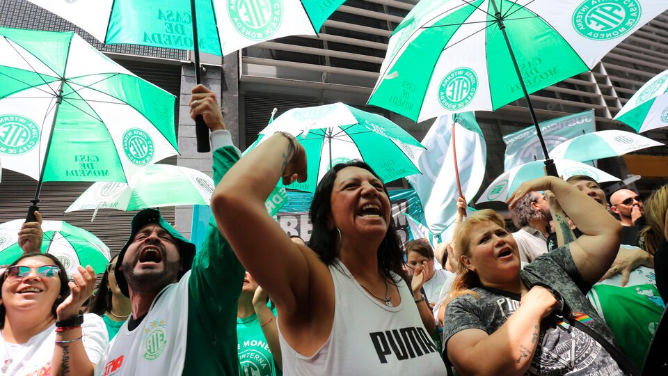 “Los estatales no llegan ni a mitad de mes” | ATE reclama una “recomposición salarial de emergencia” antes de fin de año