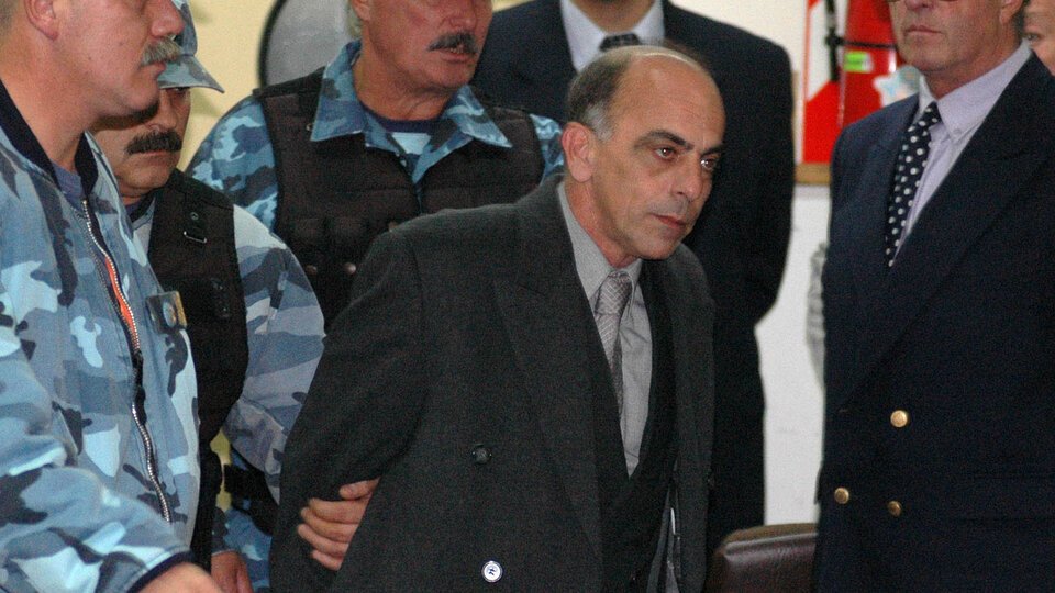 Masacre de Avellaneda: Fanchiotti también quiere irse a su casa | Familiares y amigos de Kosteki y Santillán repudiaron al excomisario que volvió a pedir arresto domiciliario