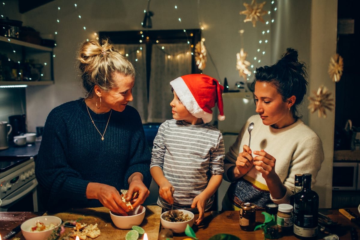 Menos regalos y más tiempo de calidad: qué le hace realmente feliz a un niño (y lo que no) en Navidad | Actualidad | Mamas & Papas