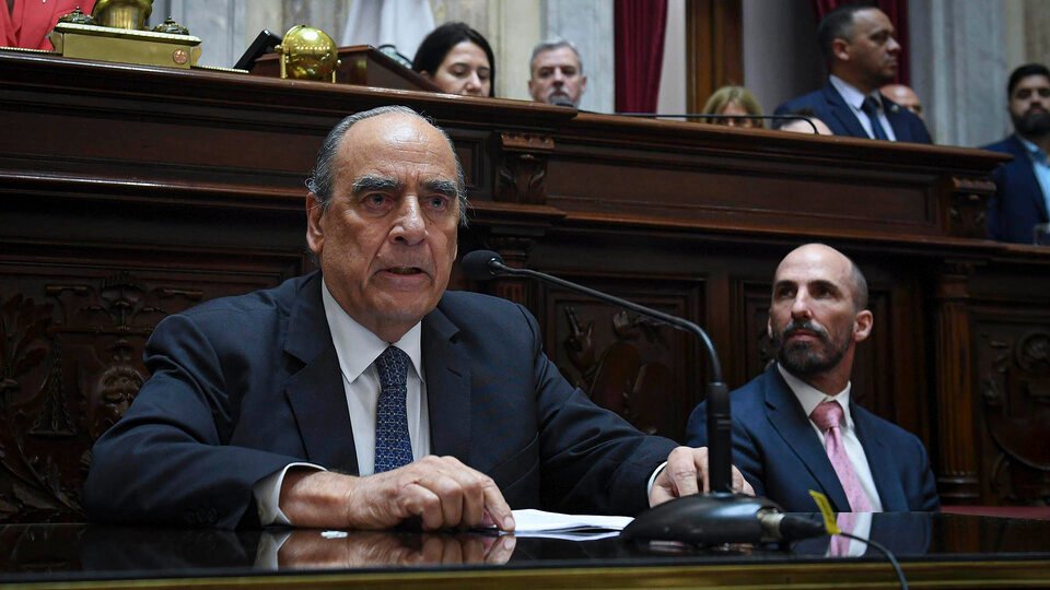 Milei abortó su propia convocatoria a extraordinarias para evitar derrotas en el Congreso   | Sin acuerdo para que prosperen los proyectos del Gobierno, el jefe de Gabinete desechó que se realicen en diciembre 