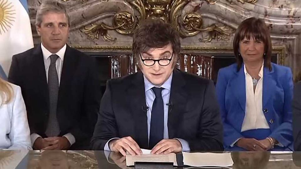 Milei, los faros y la linterna 