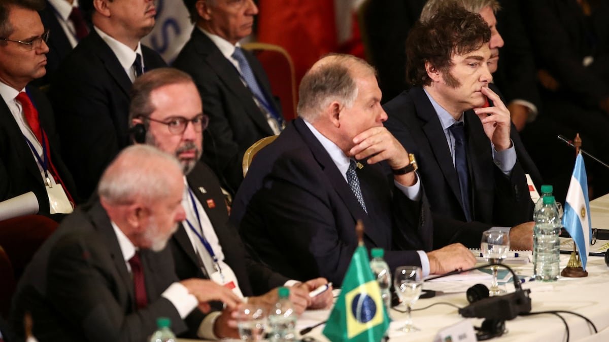 Milei y Lula chocan por el modelo de Mercosur en la cumbre de presidentes