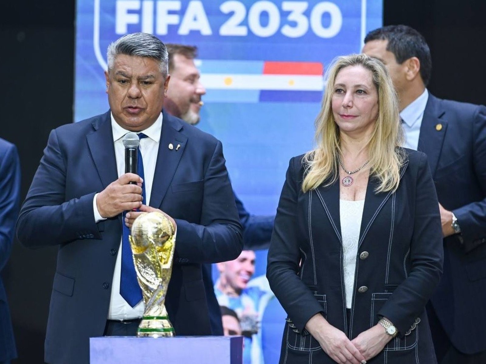 Milei y Tapia, el detrás de escena del encuentro en Paraguay que abre el diálogo entre Gobierno y AFA: ¿las SAD pasan a cuarto intermedio?