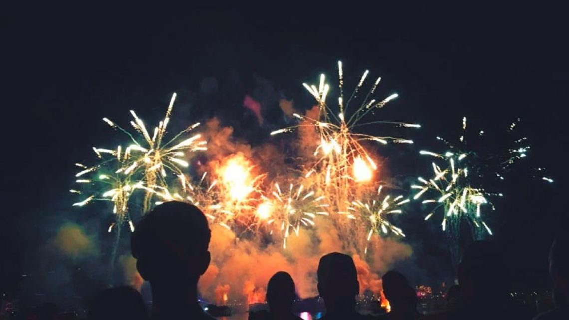 Pirotecnia en los festejos de Año Nuevo: ¿Cómo actuar ante un accidente?