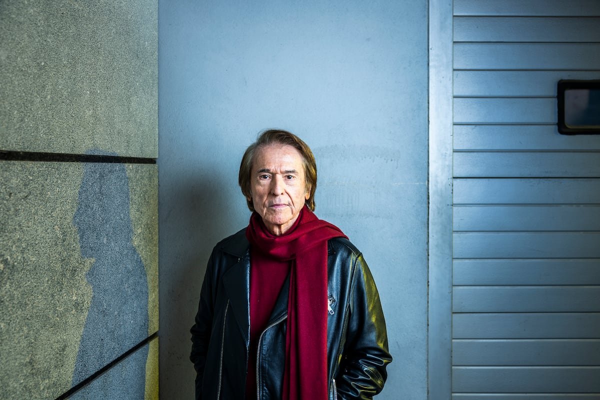 Raphael padece un linfoma cerebral y cancela los conciertos en América previstos en 2025 | Cultura