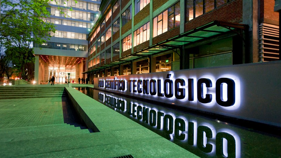 Reconstrucción del futuro, CyT y preguntas incómodas