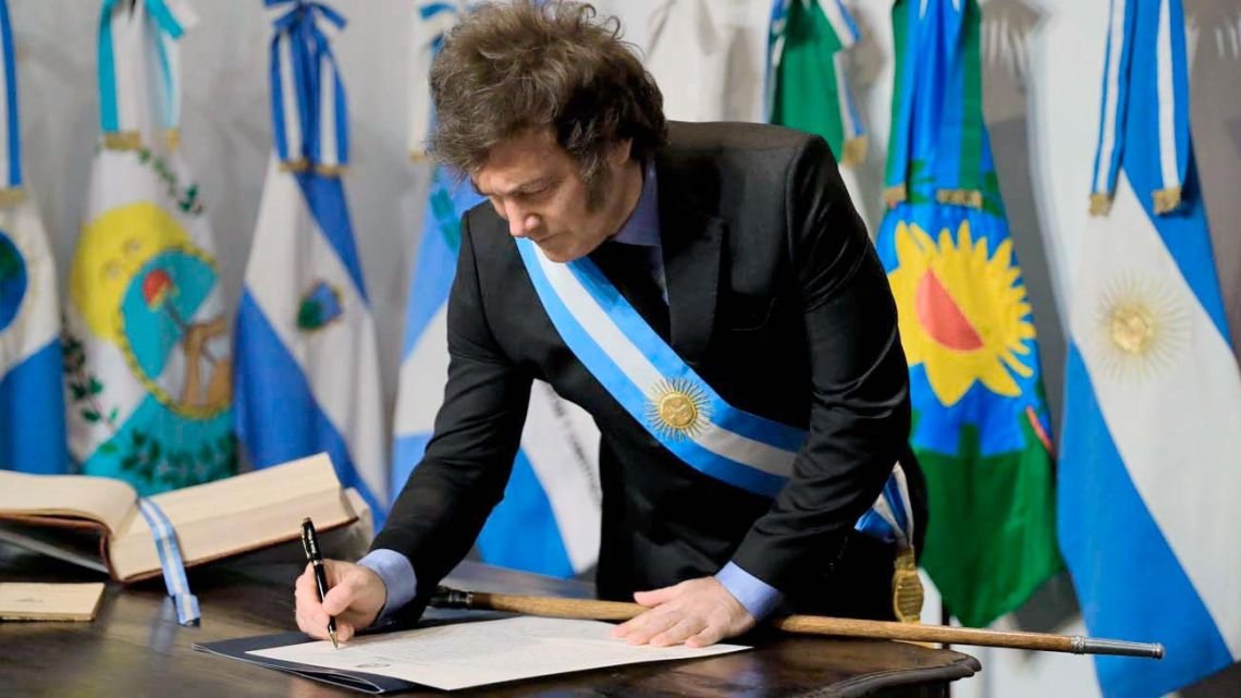 Rutinas, rituales y agenda en Olivos, con obsesión por los números de la gestión