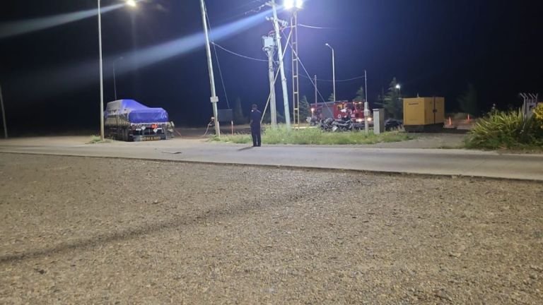 Sofocan incendio en camión con sustancias peligrosas en el Módulo Norte