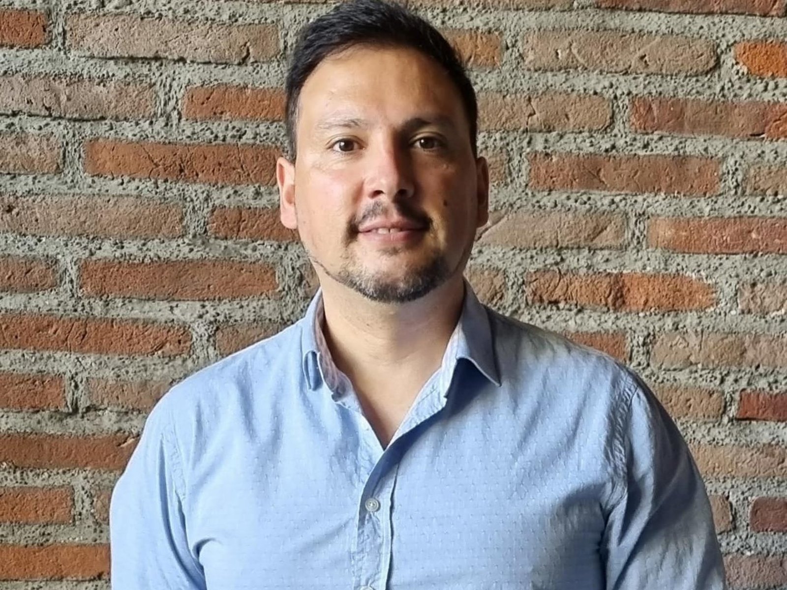 Sufrió bullying de chico y ahora creó un chatbot con inteligencia artificial para que las víctimas pidan ayuda