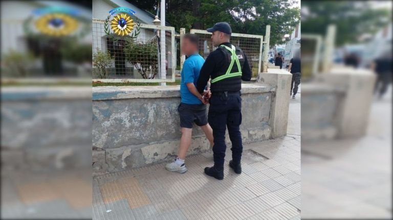 Tenía captura recomendada y lo atraparon caminando tranquilamente por calles céntricas