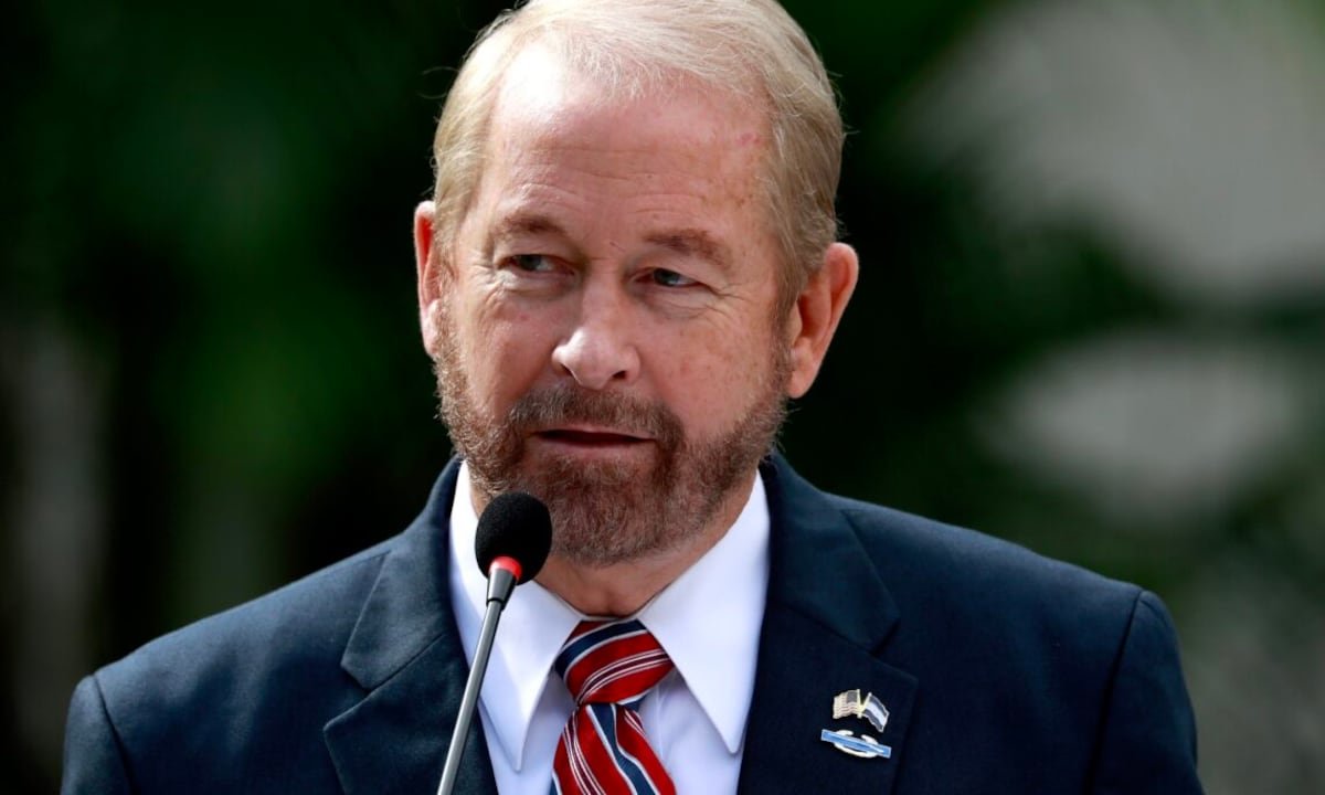 Trump elige a Ronald Johnson, un veterano de la CIA y ex boina verde, como el próximo embajador de Estados Unidos en México