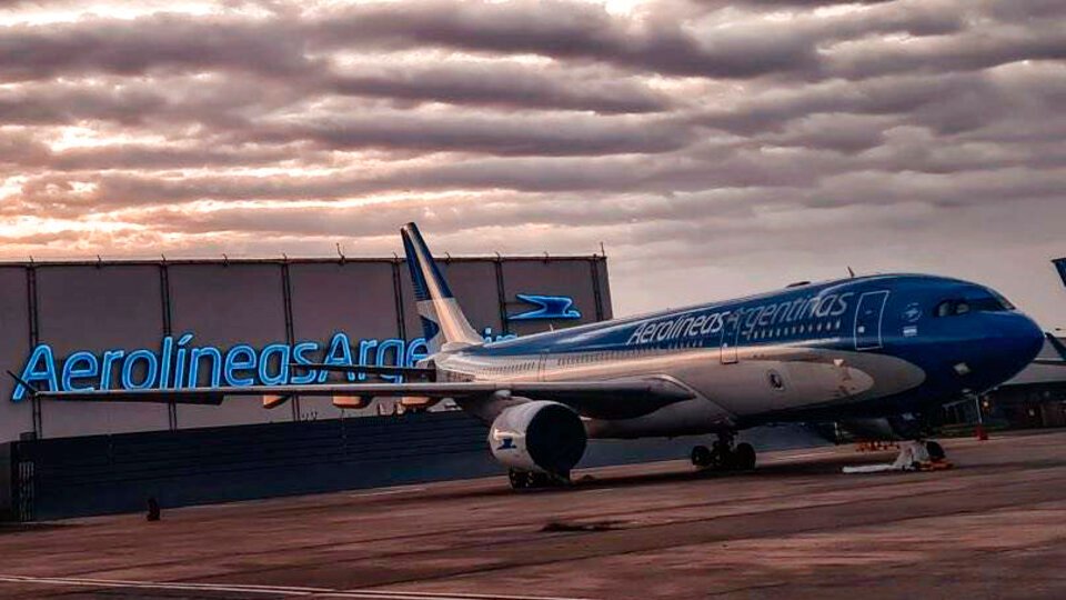 Un nuevo ataque del Gobierno contra Aerolíneas Argentinas | Una medida que perjudica a la empresa