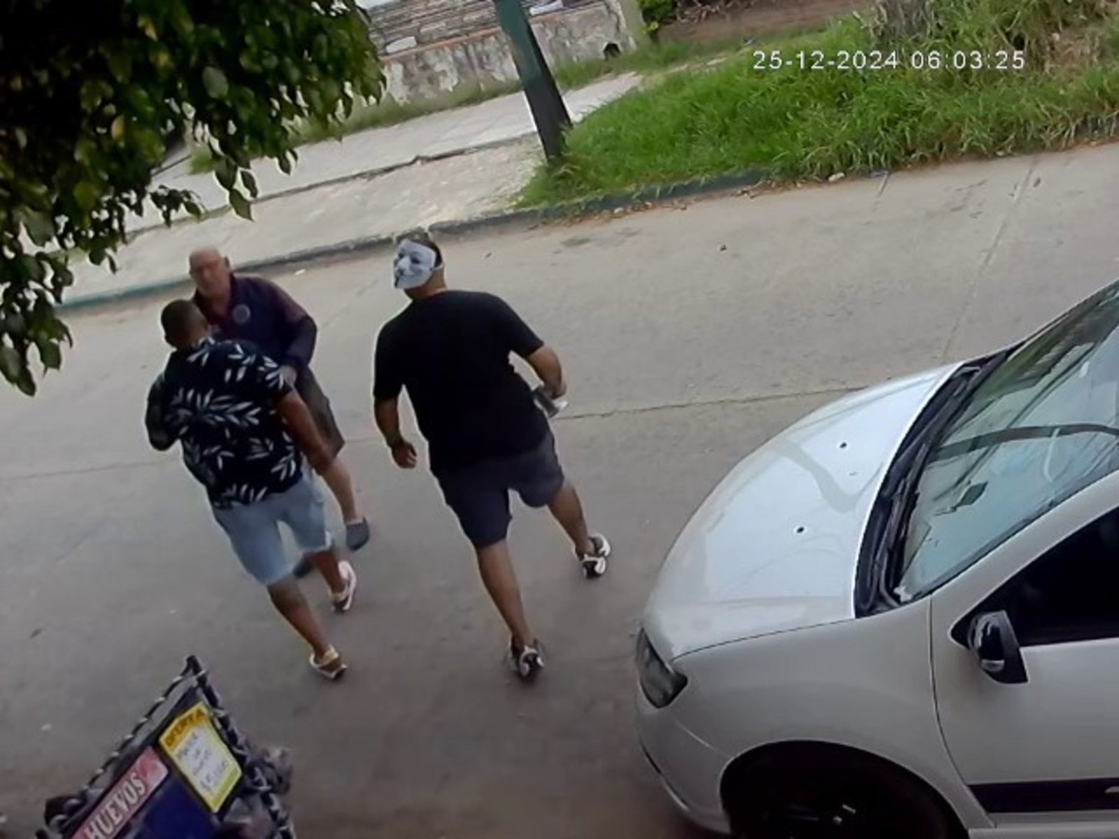 Un policía retirado se cansó de la música fuerte y mató a un chofer de colectivos en Navidad