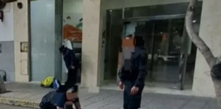 Una violenta pelea entre bandas terminó con dos heridos y daños en un hotel