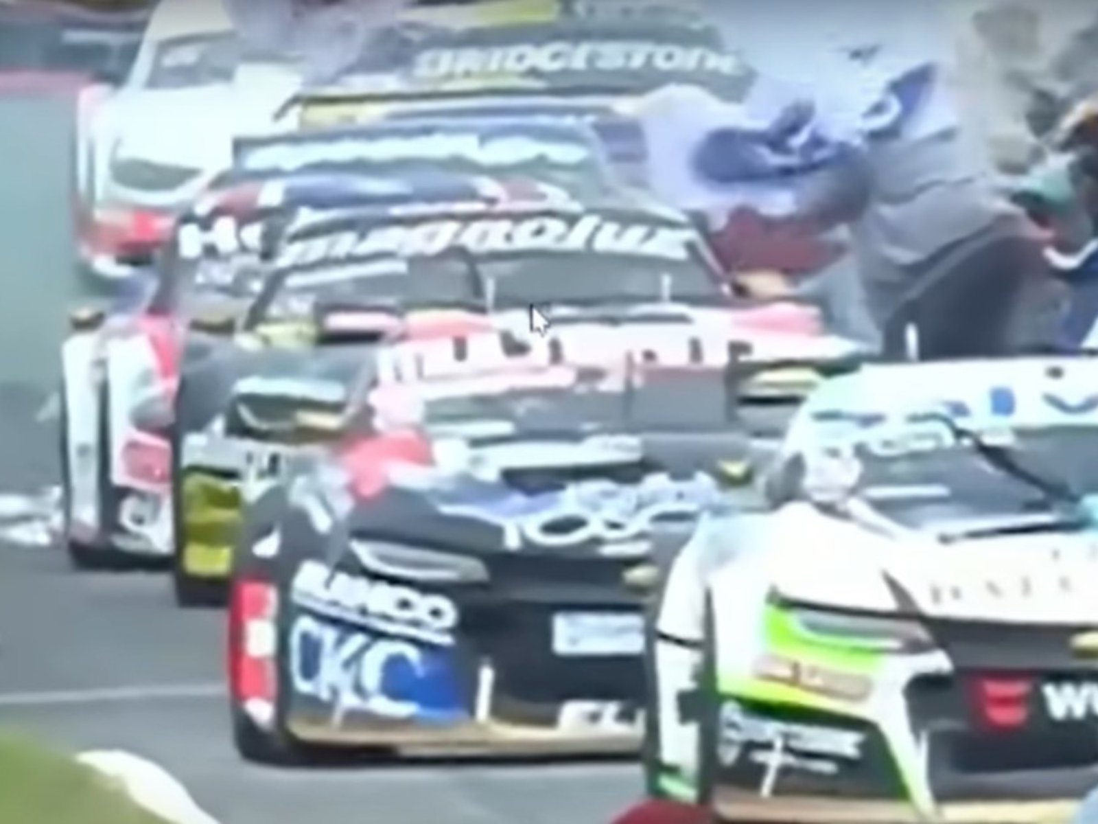 apareció un nuevo video del sabotaje al auto de Mariano Werner que le arruinó el título en La Plata