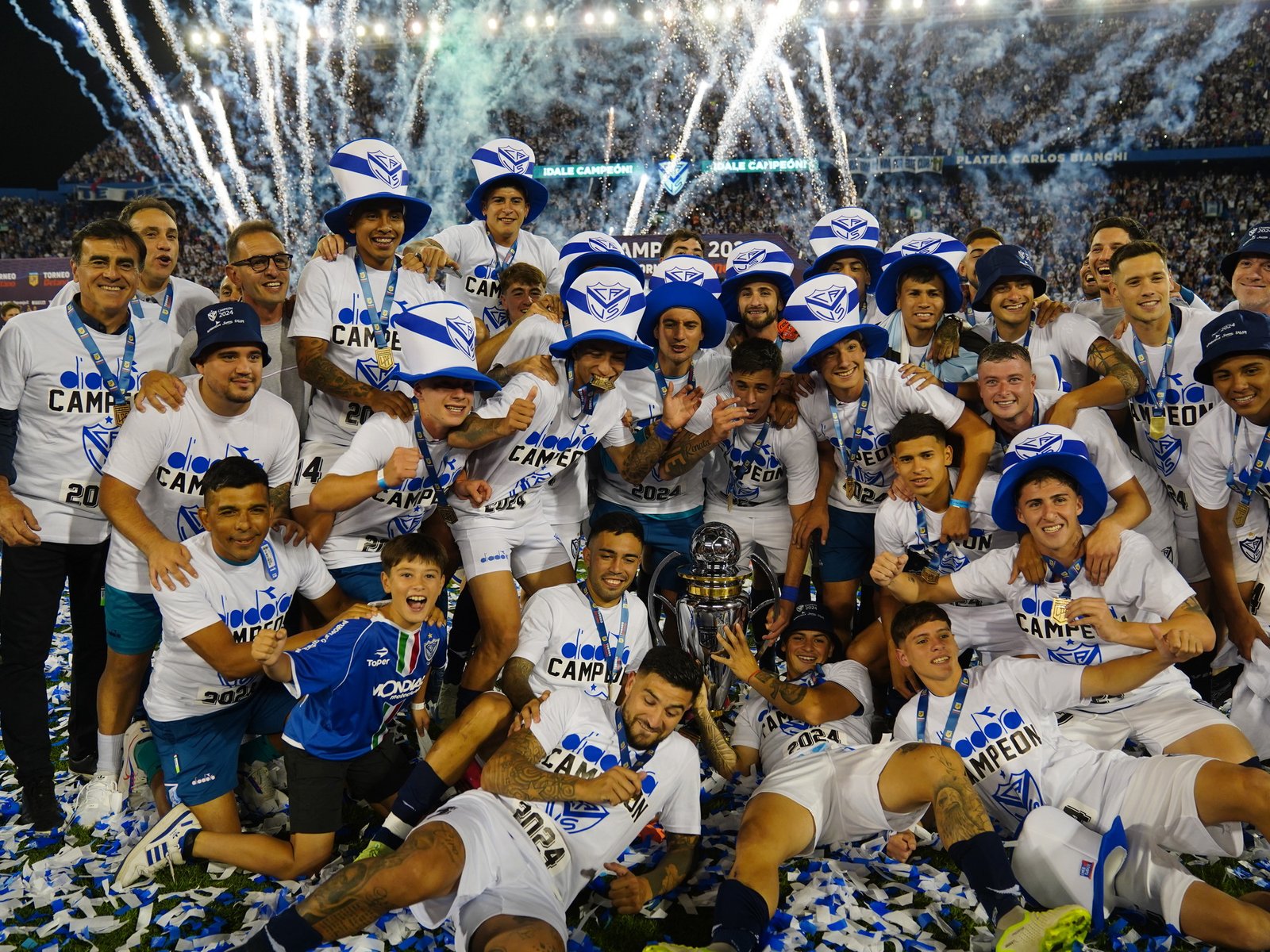 campeón de Primera a Octava y ascensos en femenino y futsal