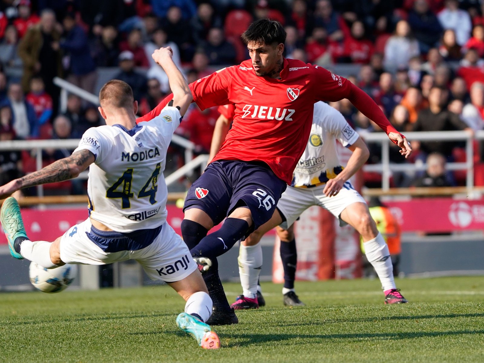 cerró a su primer refuerzo, avanza por otro y tiene encaminadas dos continuidades