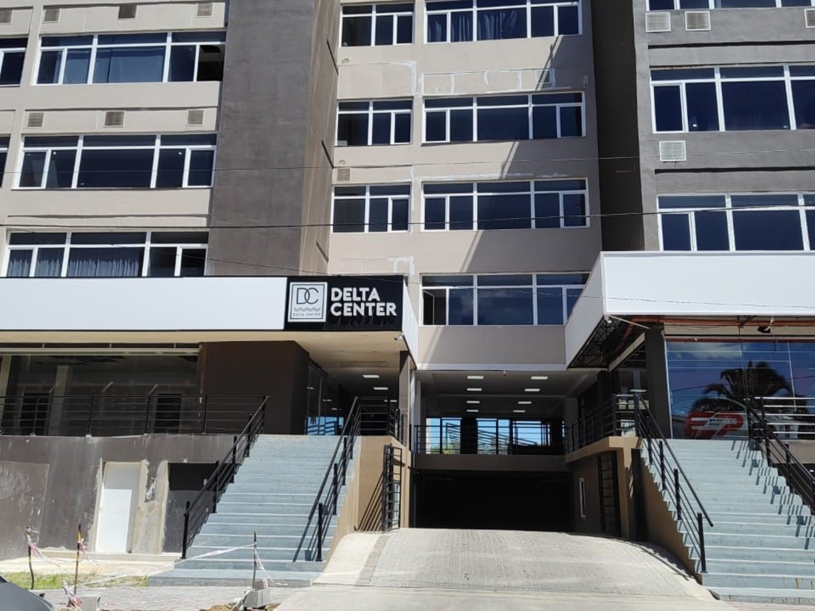 hay tres detenidos y un prófugo