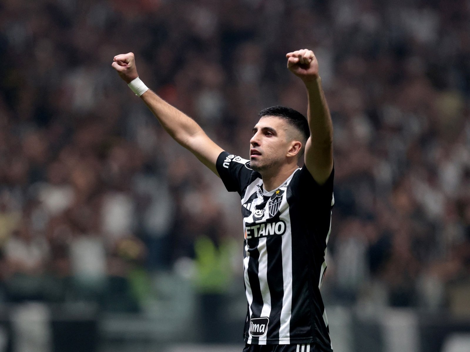 la historia del ‘universal’ que Fernando Gago quiere para reforzar la defensa