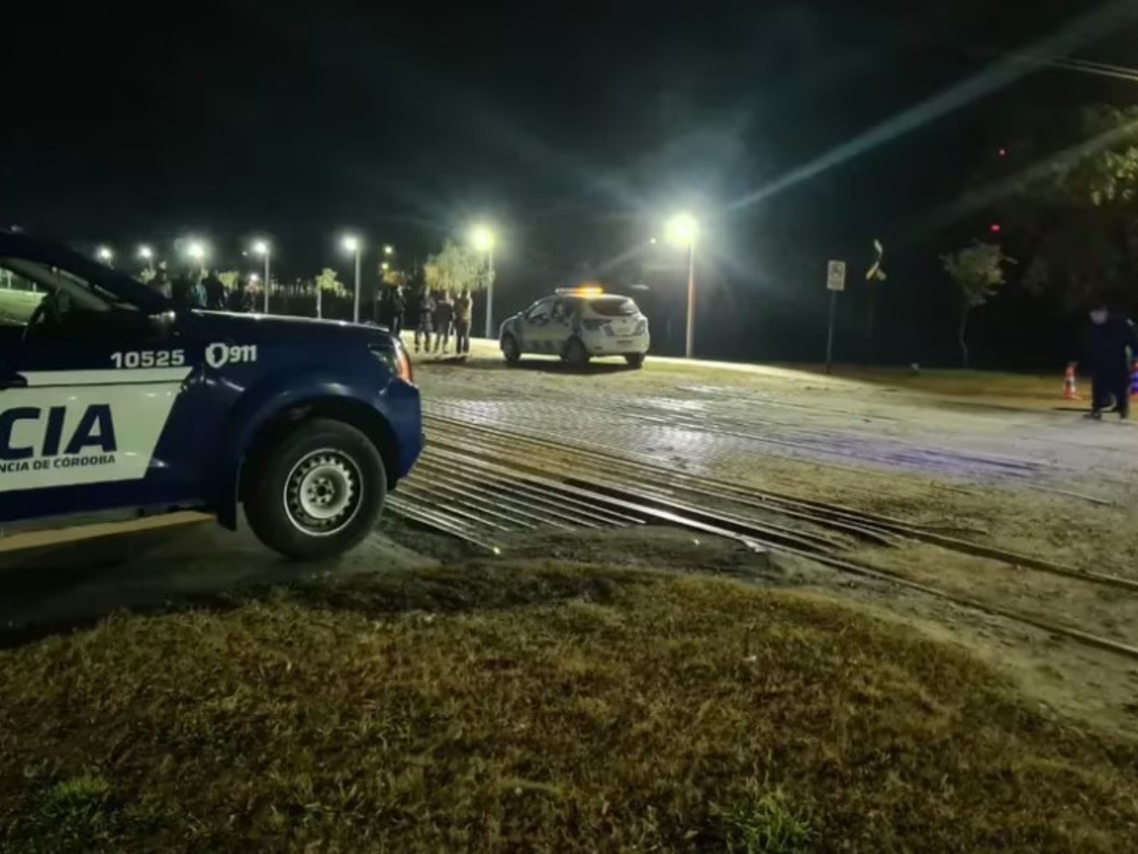 matan a un hombre de un tiro en el pecho en la calle y el asesino está prófugo