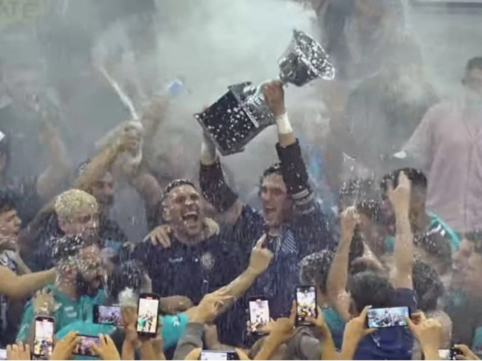 por primera vez en 75 años gritó campeón el club que homenajea al padre de la patria