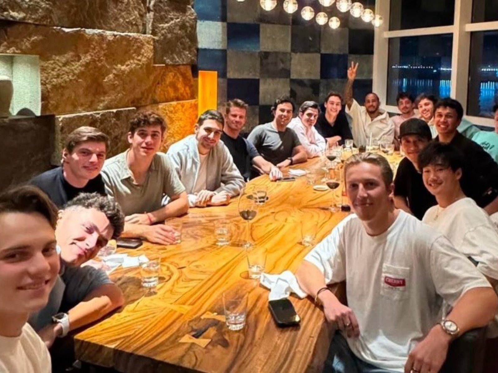 quiénes fueron los tres ausentes y el reencuentro Verstappen-Russell tras el cruce