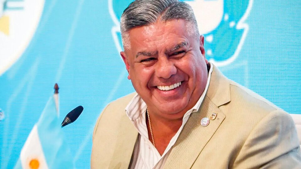 "Chiqui" Tapia fortalecido y Milei debilitado