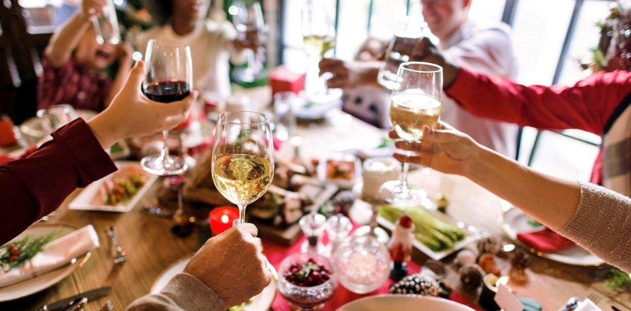 ¿Mesa adentro o mesa afuera? El pronóstico del tiempo para Nochebuena y qué provincias tienen alerta de tormenta esta Navidad