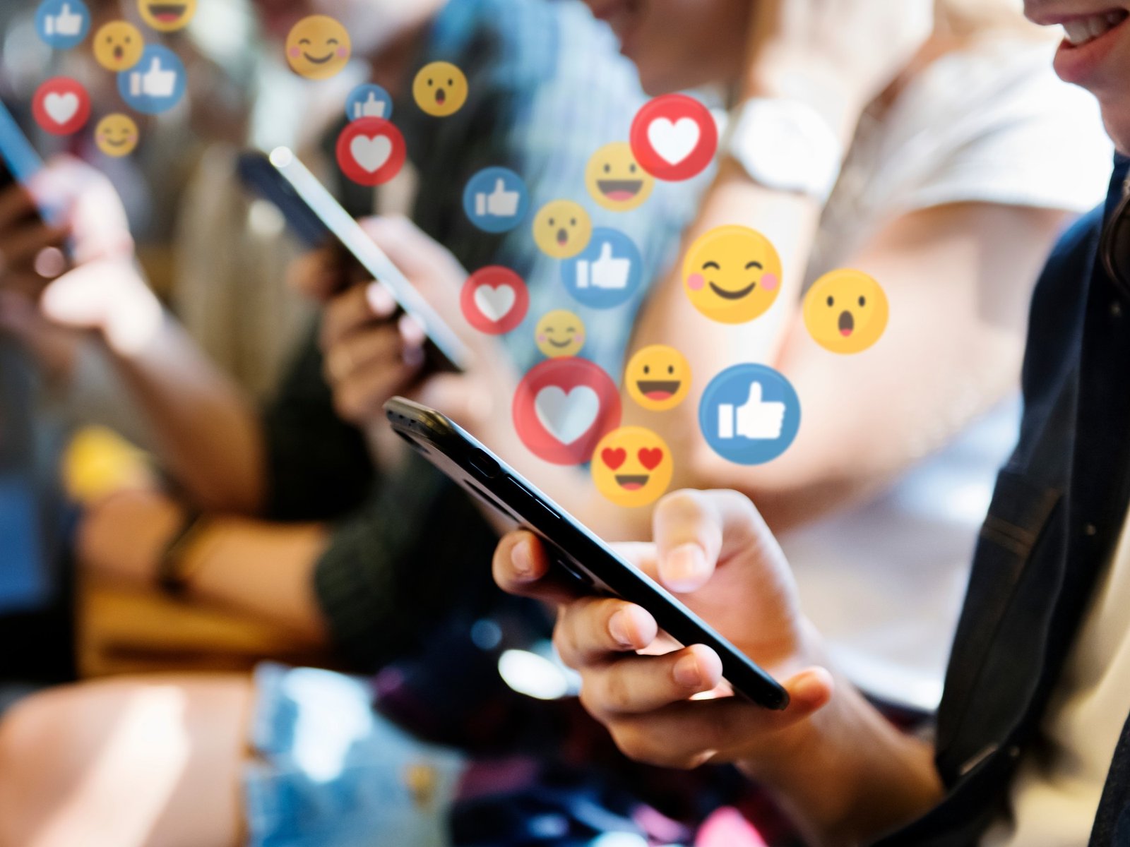 ¿se puede prohibir el acceso a redes sociales a los menores de edad?