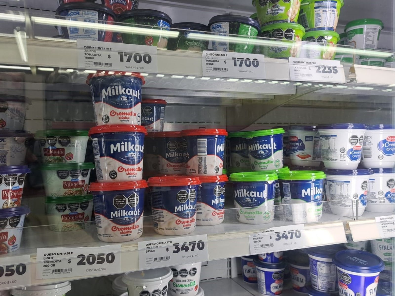 7 alimentos que perderán los sellos negros y qué pasa con las calorías