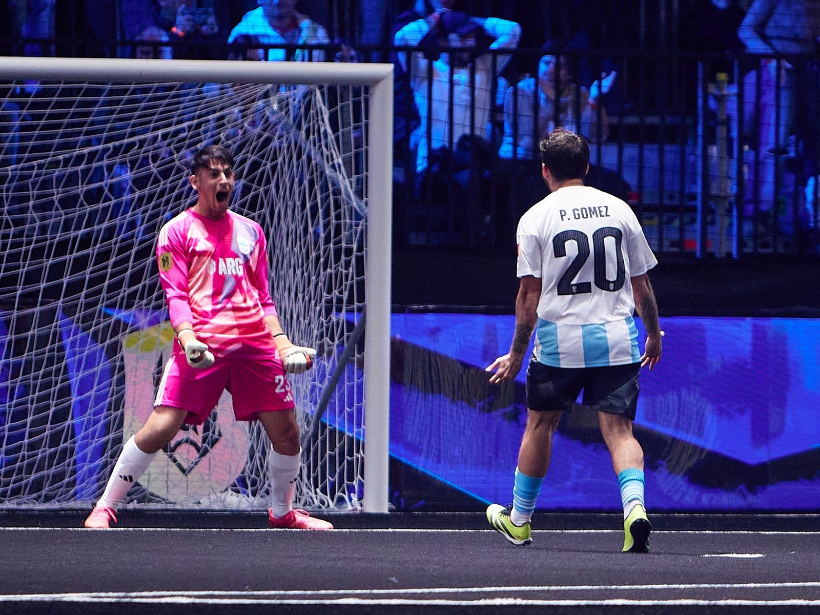 Argentina le ganó a España, creadora del formato, con un golazo de arco a arco y una apilada ‘messiánica’