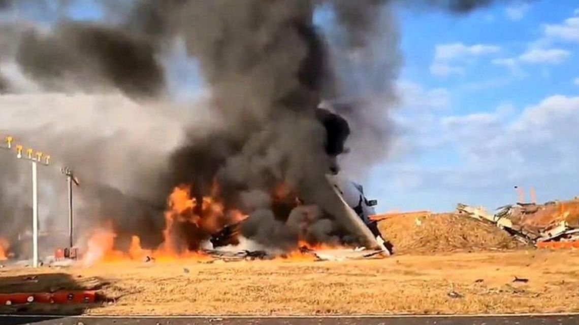 Cajas negras del avión estrellado en Corea del Sur “se apagaron 4 minutos antes” del desastre