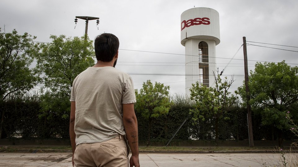 Cierre de la fábrica de Dass: “Hoy es mi ocaso, es la crónica de nuestra muerte” | Página/12 recorrió Coronel Suárez y habló con despedidos y vecinos