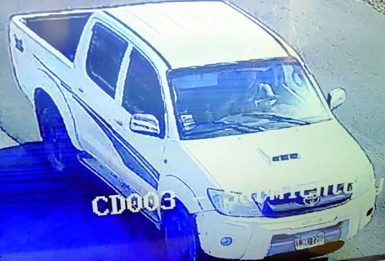 Delincuentes de Trelew usando una camioneta robada quisieron asaltar una estación de servicio en Gaiman