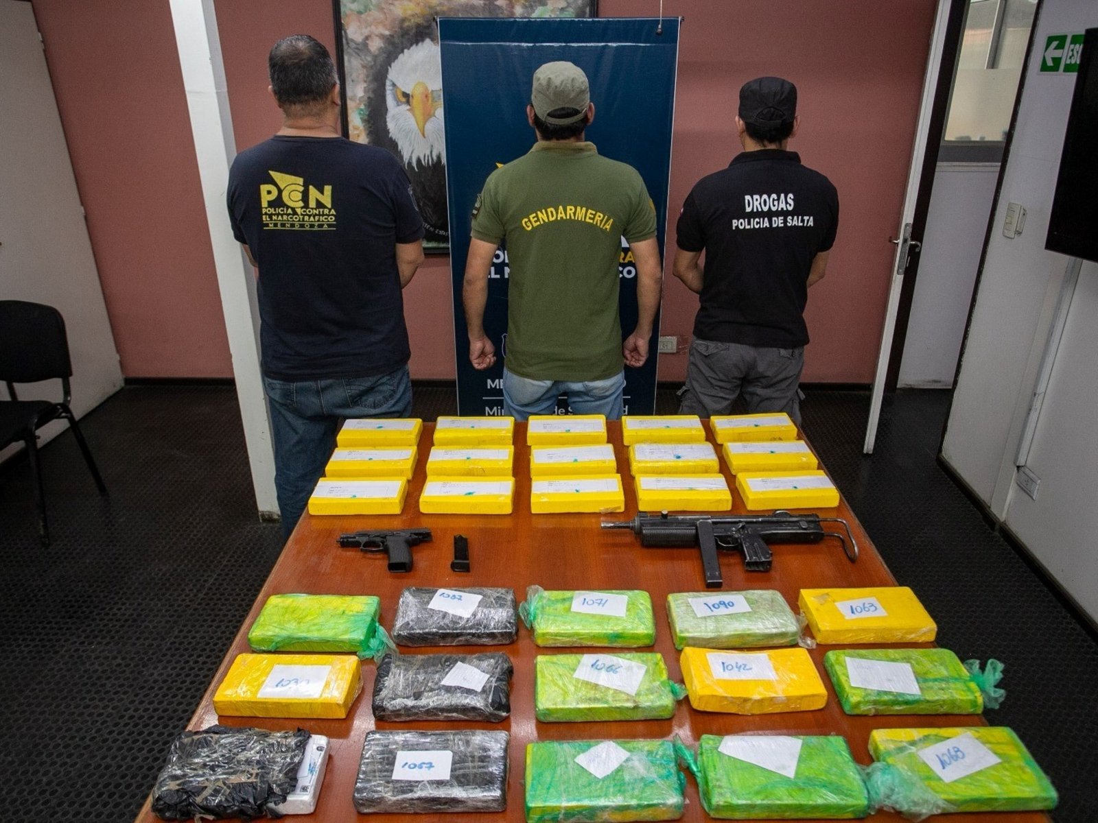 Detienen a un exjefe de Gendarmería acusado de liderar una banda narco